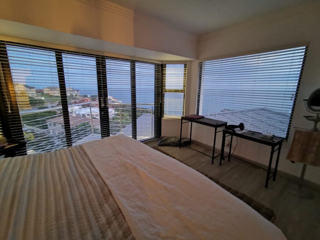 6e0b164c-9cef-4649-85be-fbefb6978bf7